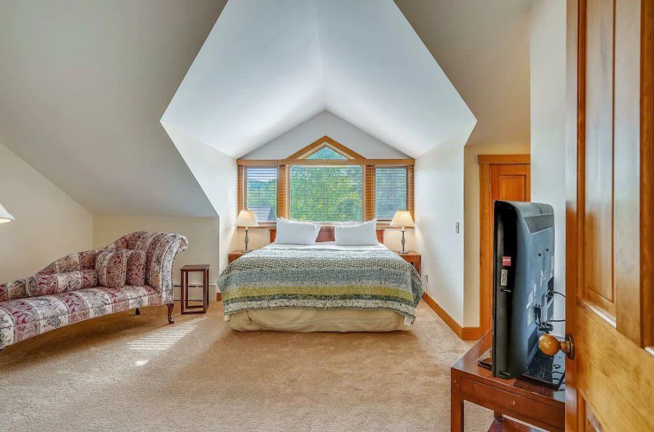 Spacious Mountain Retreat: More