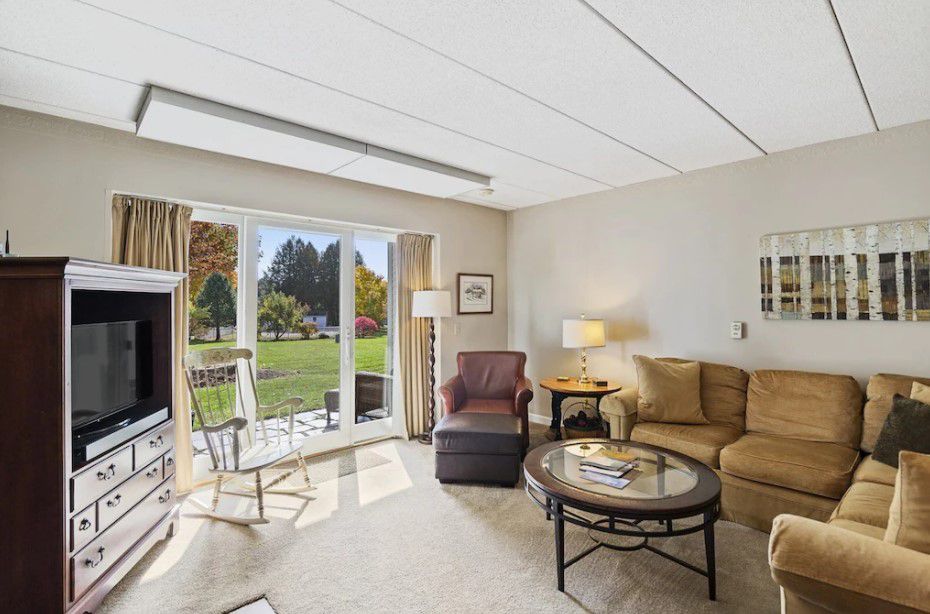 Remodeled Ski-In/Ski-Out Condominium