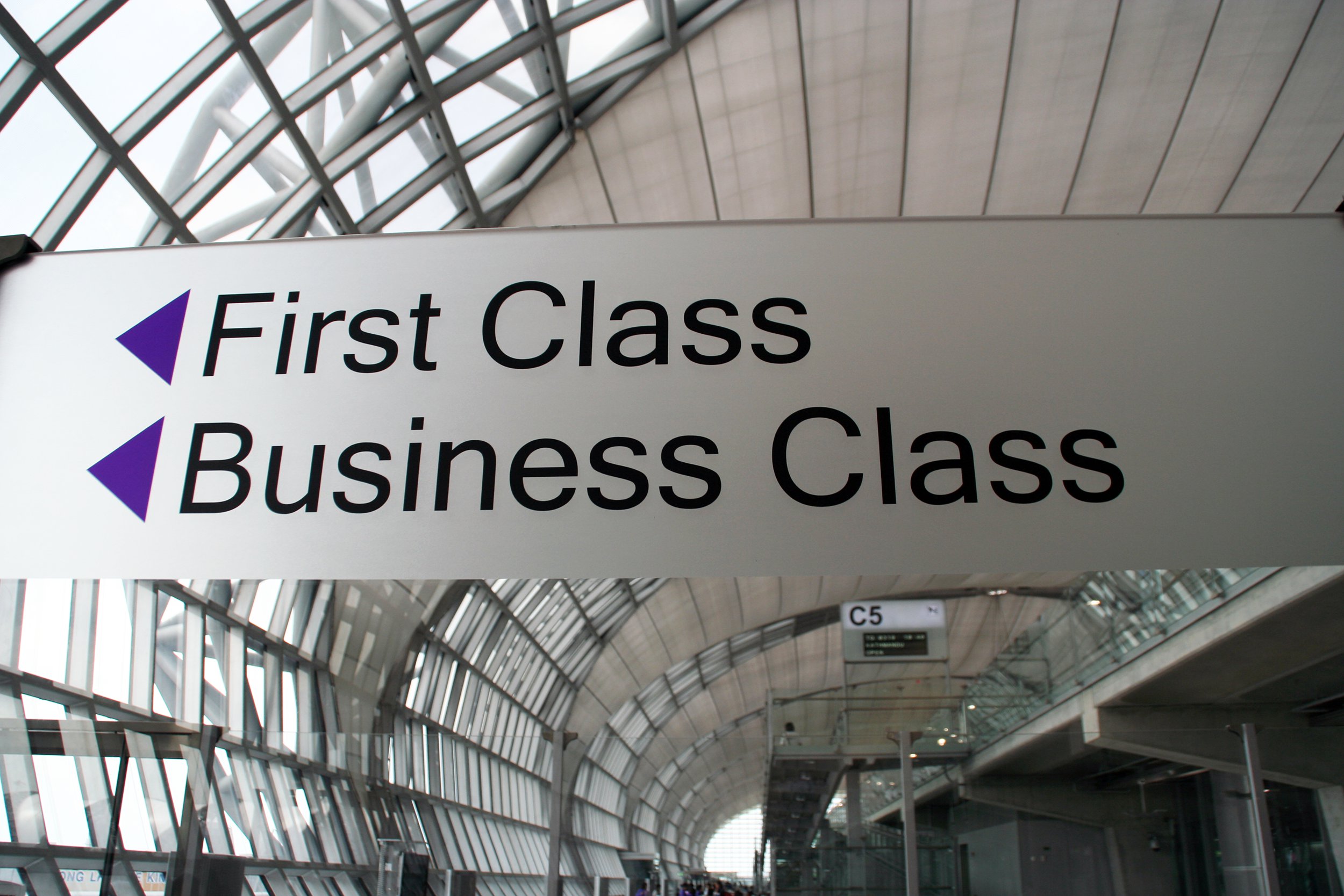 Sign for business and first class at the airport