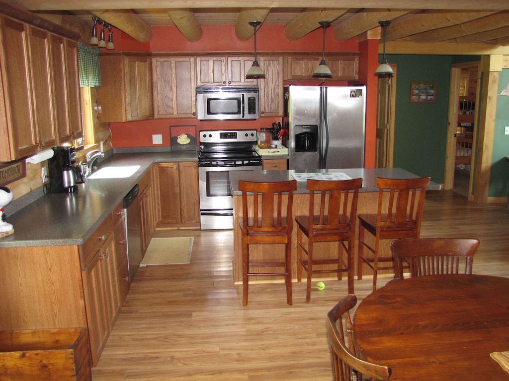 Abbeywood Cabin: More