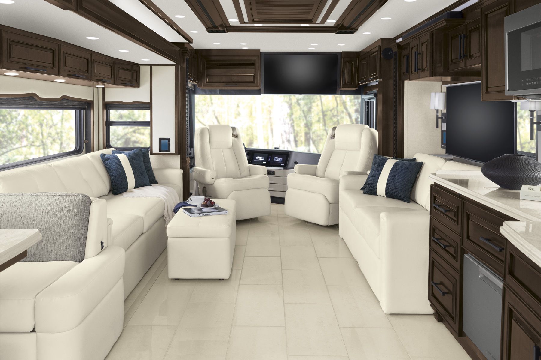 Interior of LondonAire RV