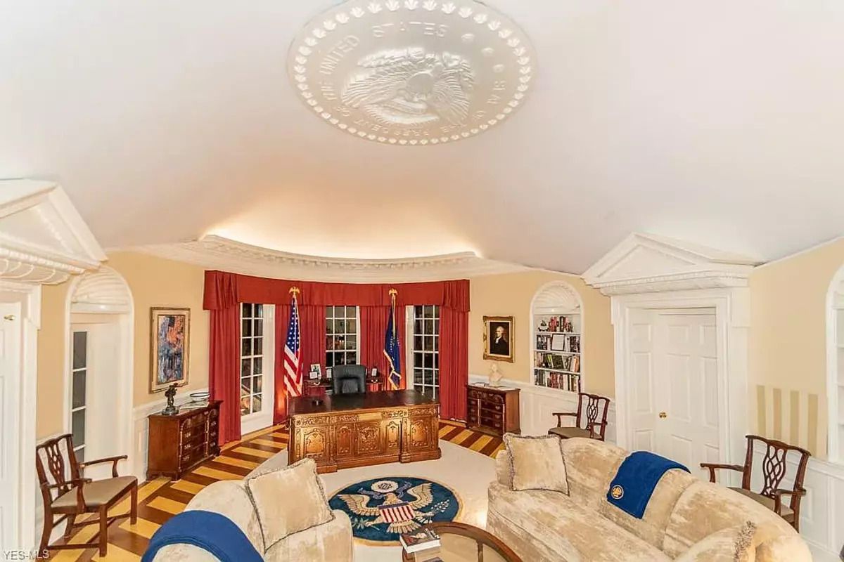 Replica of the U.S. Presidential Office, 8405 Sanctuary Dr, Kirtland Hills, OH 44060
