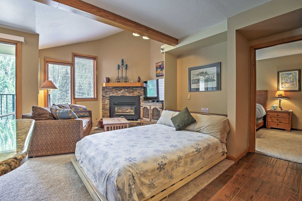 Condo With Mountain Views