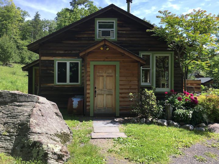Woodstock Mountain Cottage