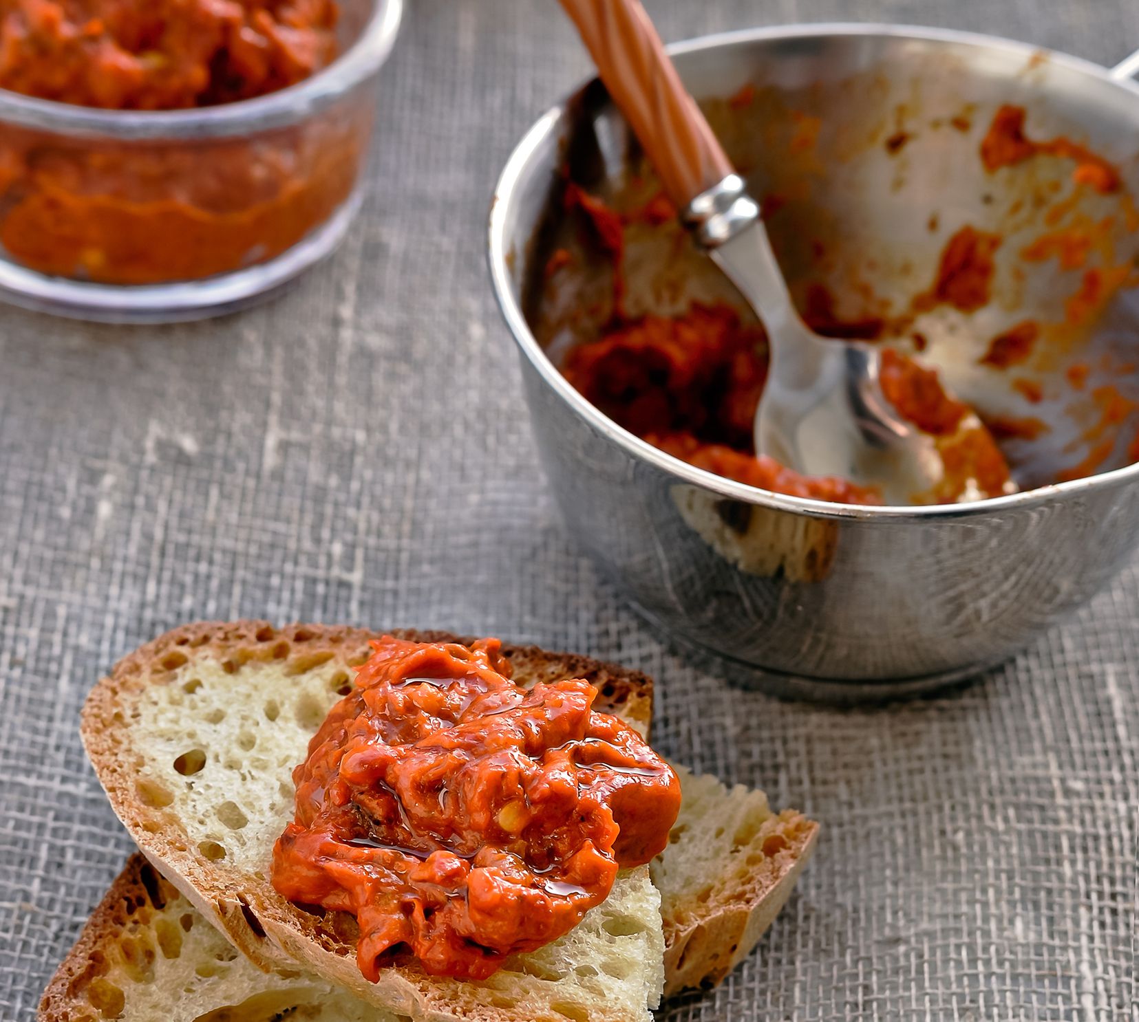 Red pepper relish