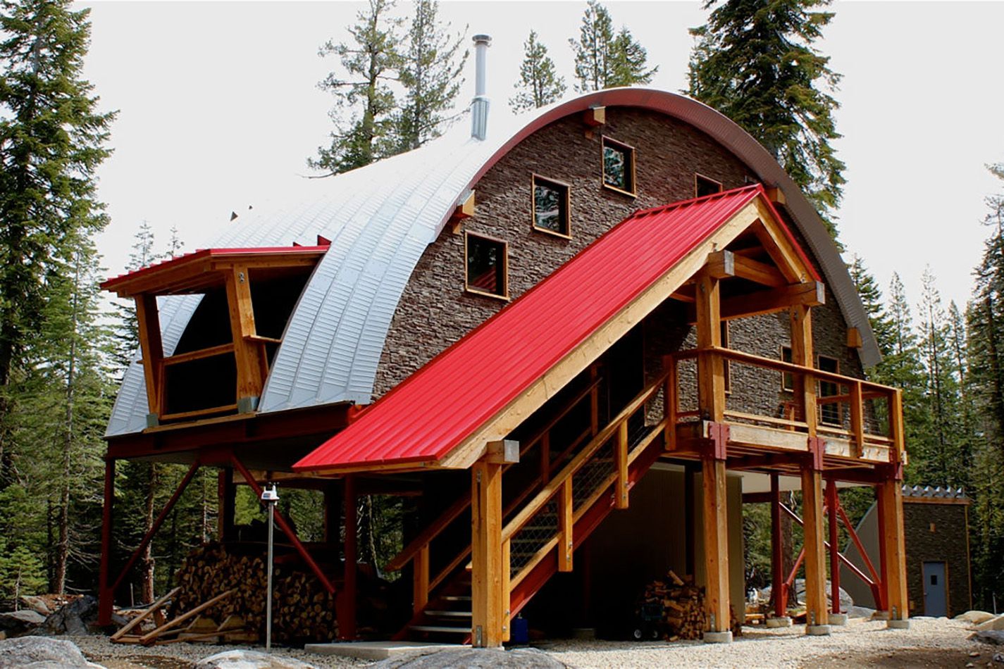 The Q Cabin Mountaineer