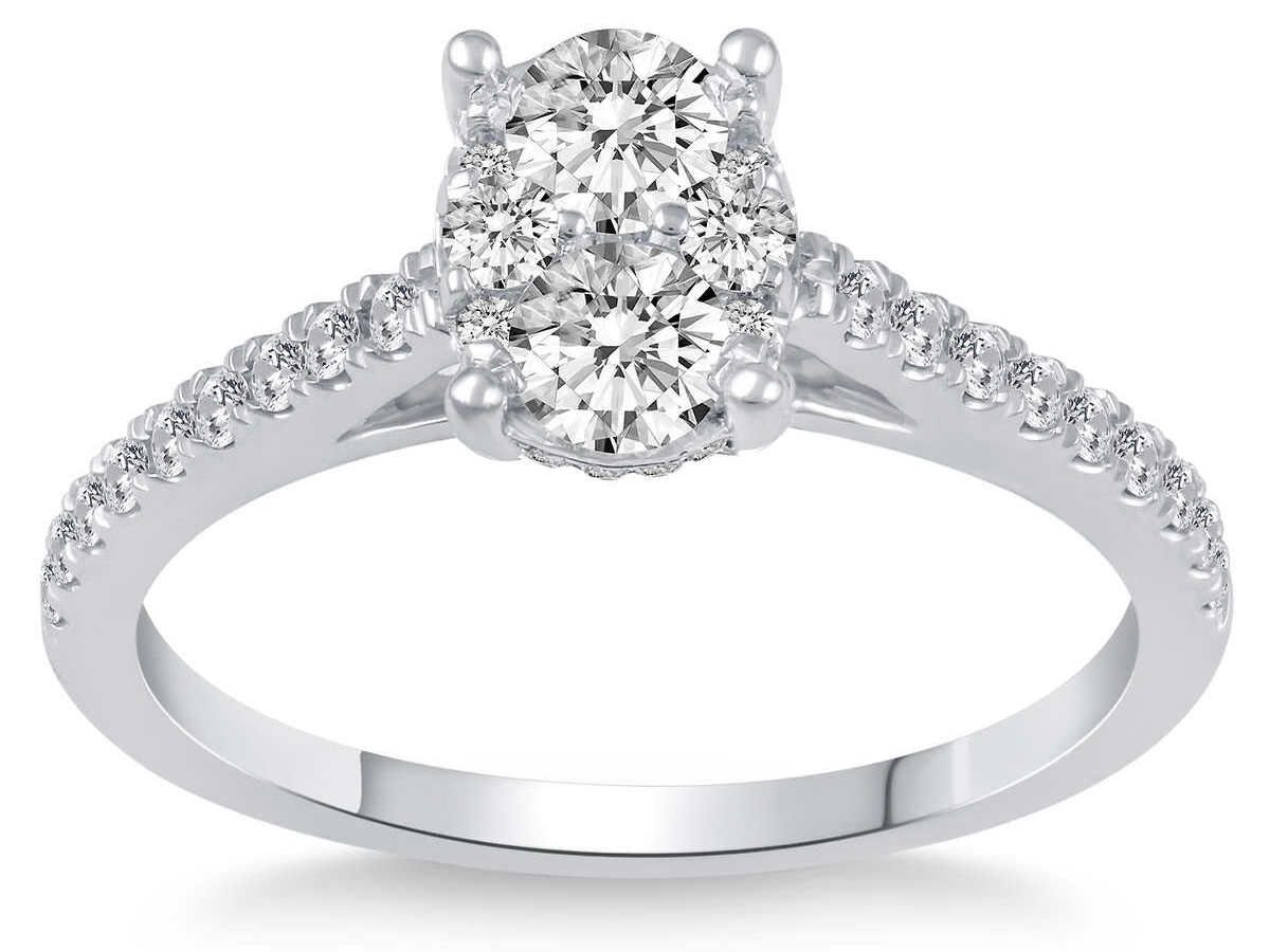 Round Brilliant 1.00 ctw VS2 Clarity, I Color Diamond Oval Shape Cluster Platinum Ring