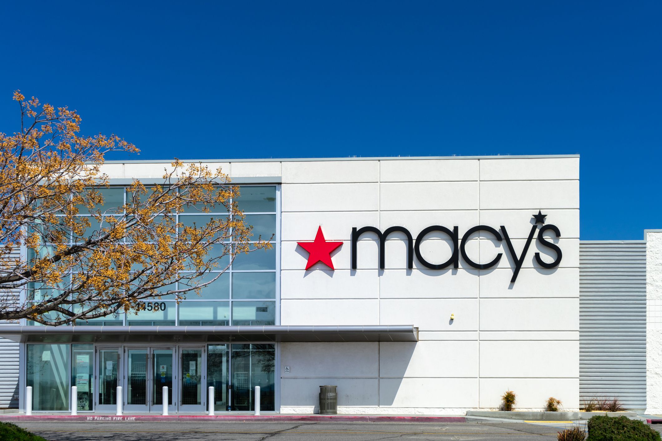 Victorville, CA / USA – April 13, 2020: Exterior of Macy’s department store, anchor store for the Mall of Victor Valley in Victorville, CA.