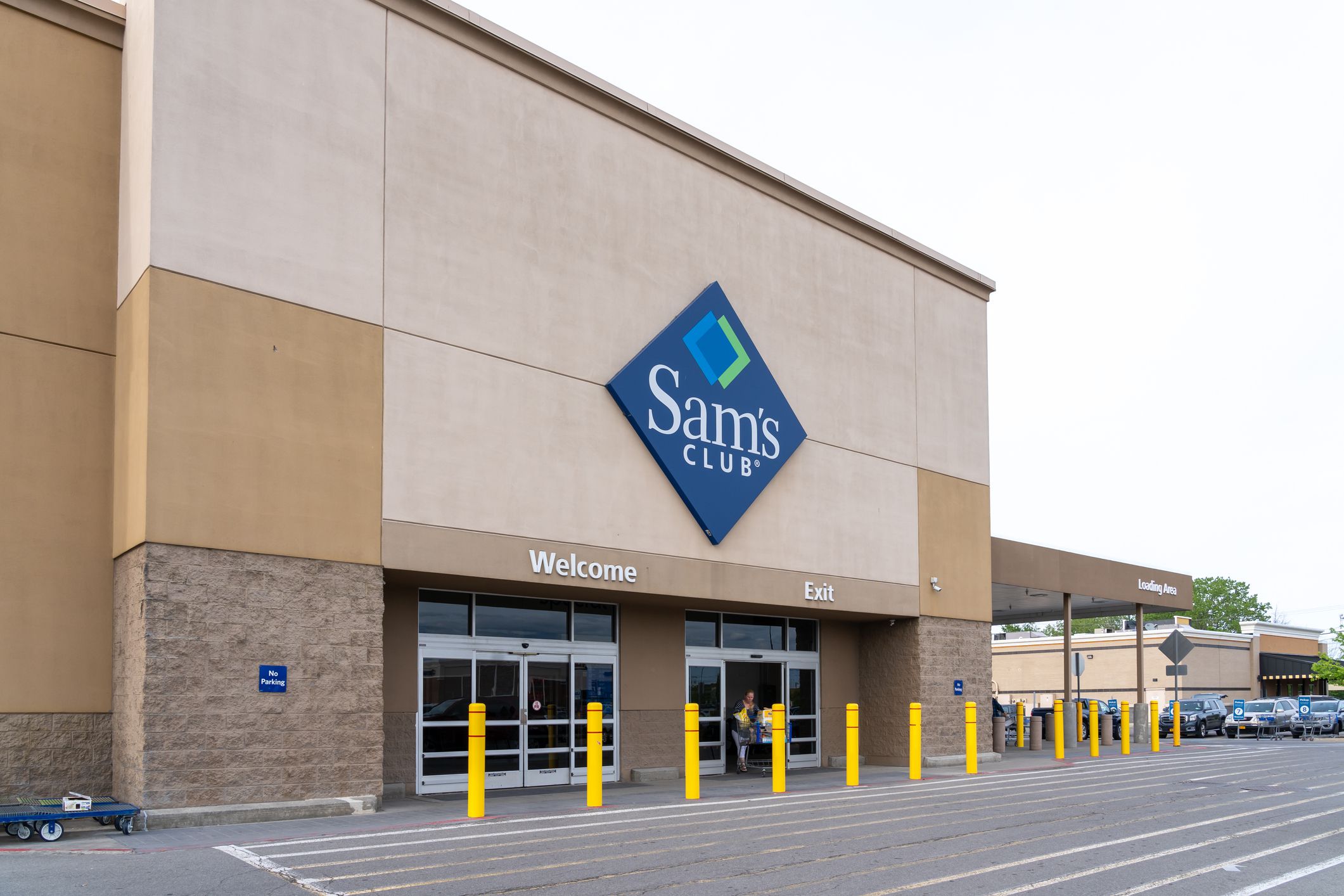 Buffalo, NY, USA - May 23, 2022: A Sam’s club store is shown in Buffalo, NY, USA. Sam's West, Inc. is an American chain of membership-only retail warehouse clubs.