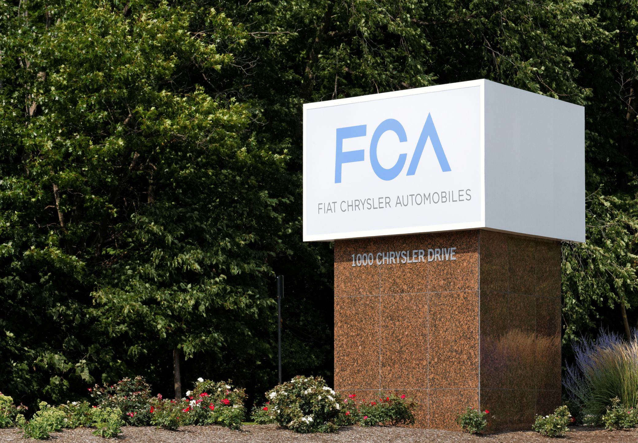 Auburn Hills, MI, USA - July 31, 2014: The Chrysler World Headquarters complex in Auburn Hills, MI. The Chrysler Group is a wholly-owned subsidiary of FCA, an Italian multinational company and the world’s seventh-largest auto maker.