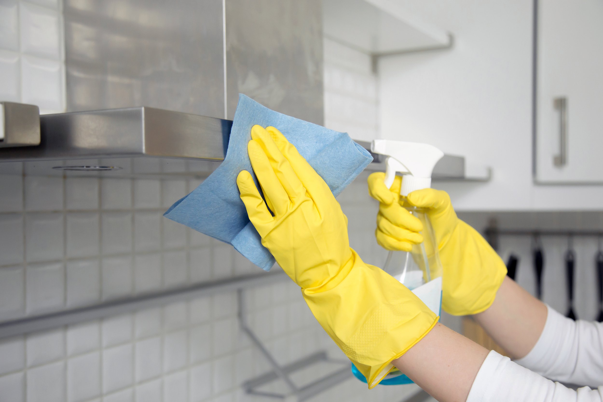 Cleaning the stove hood