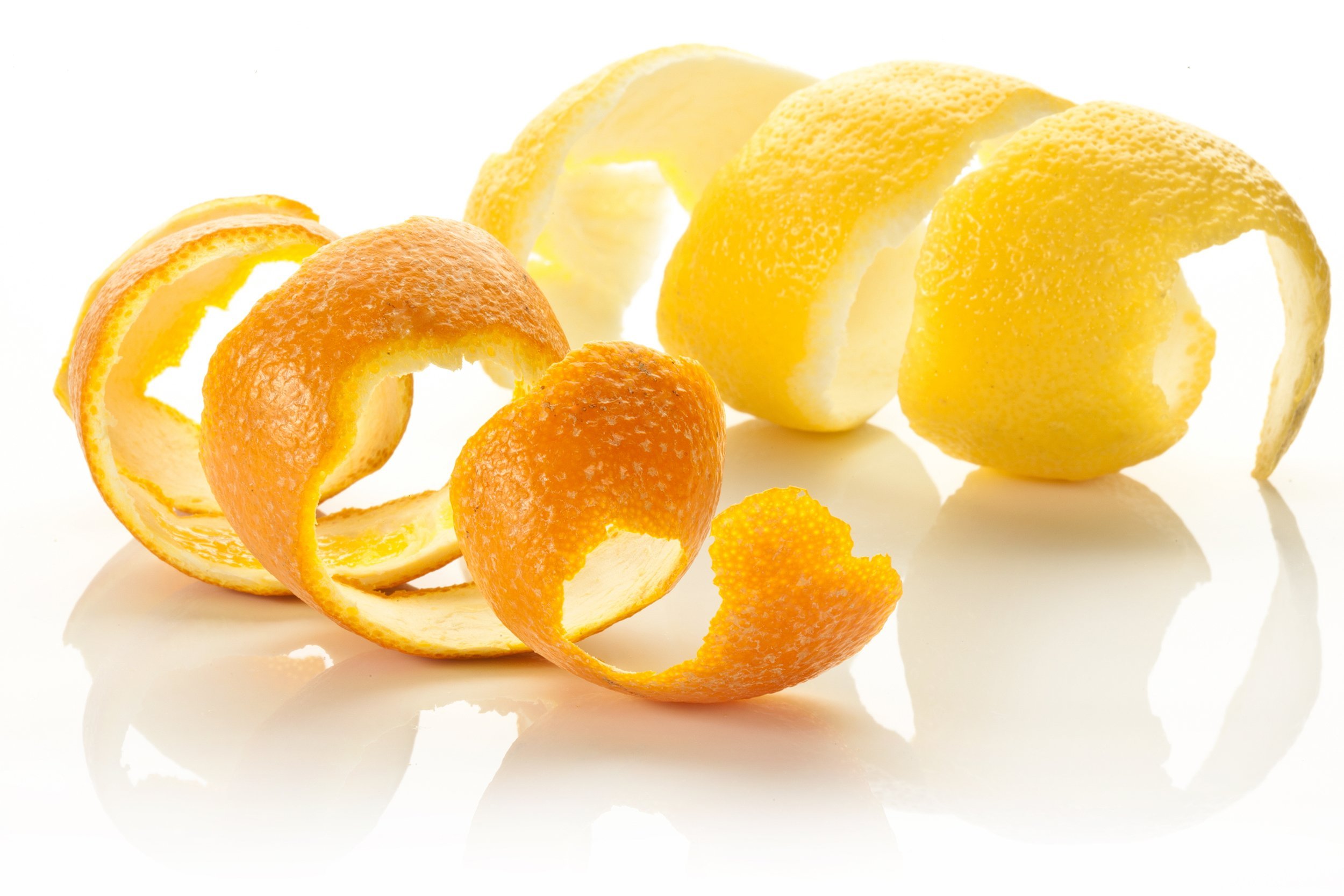 twists of two kinds of citrus peel