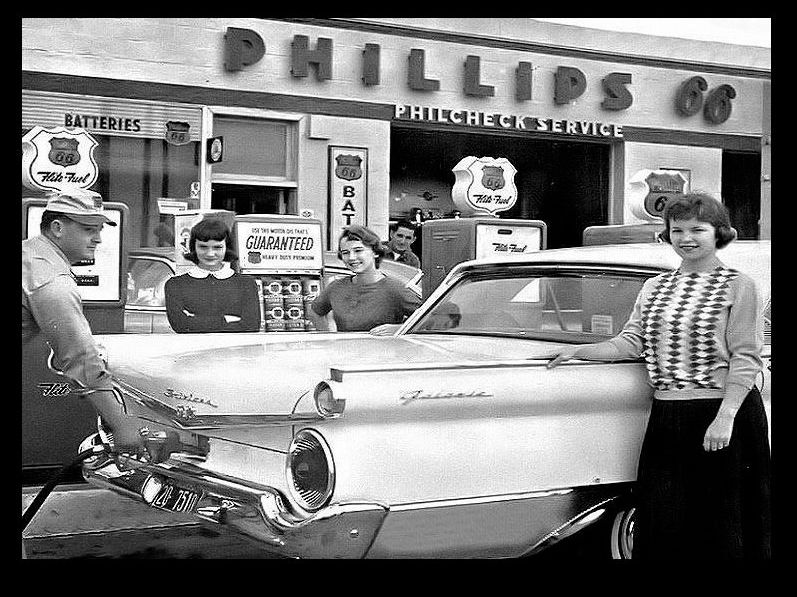 PHILLIPS 66 Gas Station