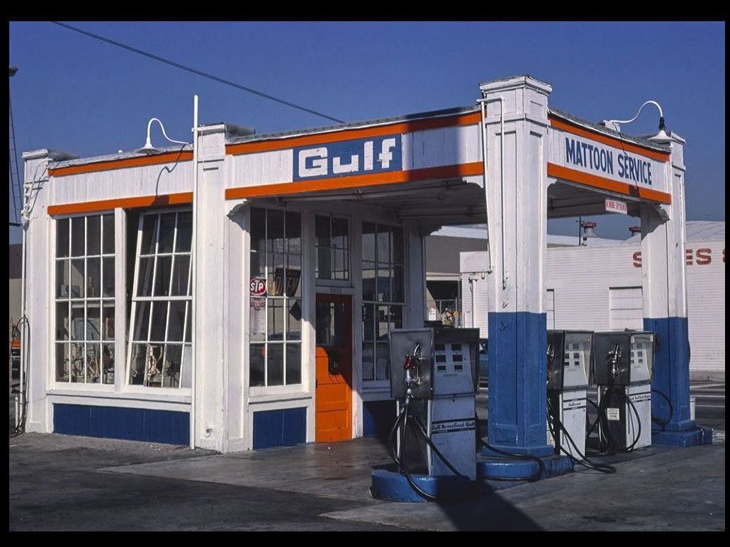 1977 Gas Station