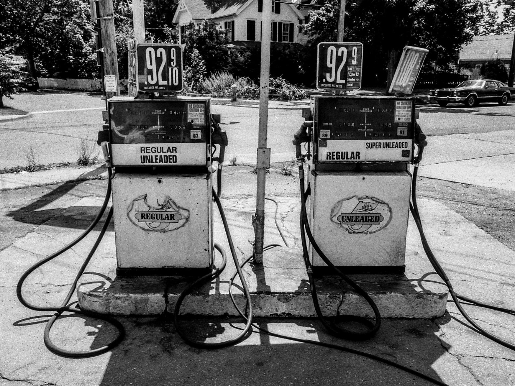 gas station, long island, 1987
