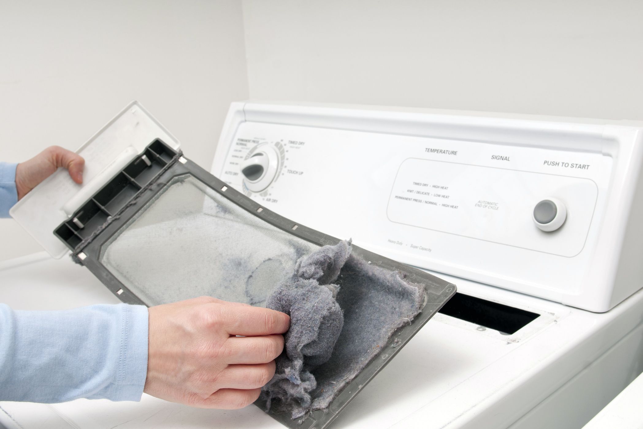 cleaning dryer lint