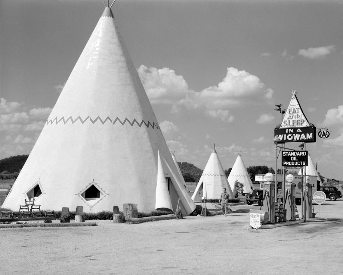 1940 gas station
