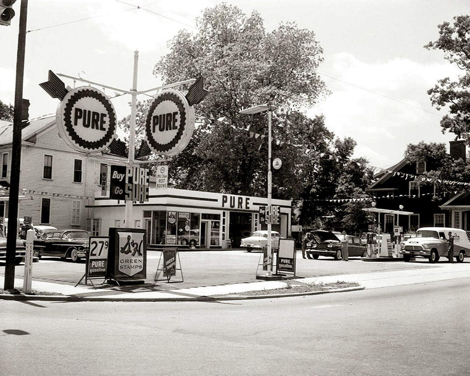1956 gas station