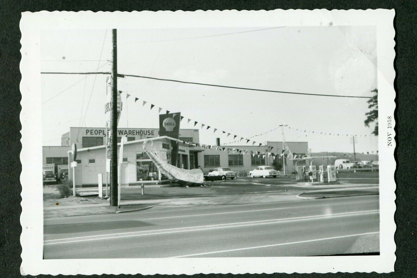 1958 gas station