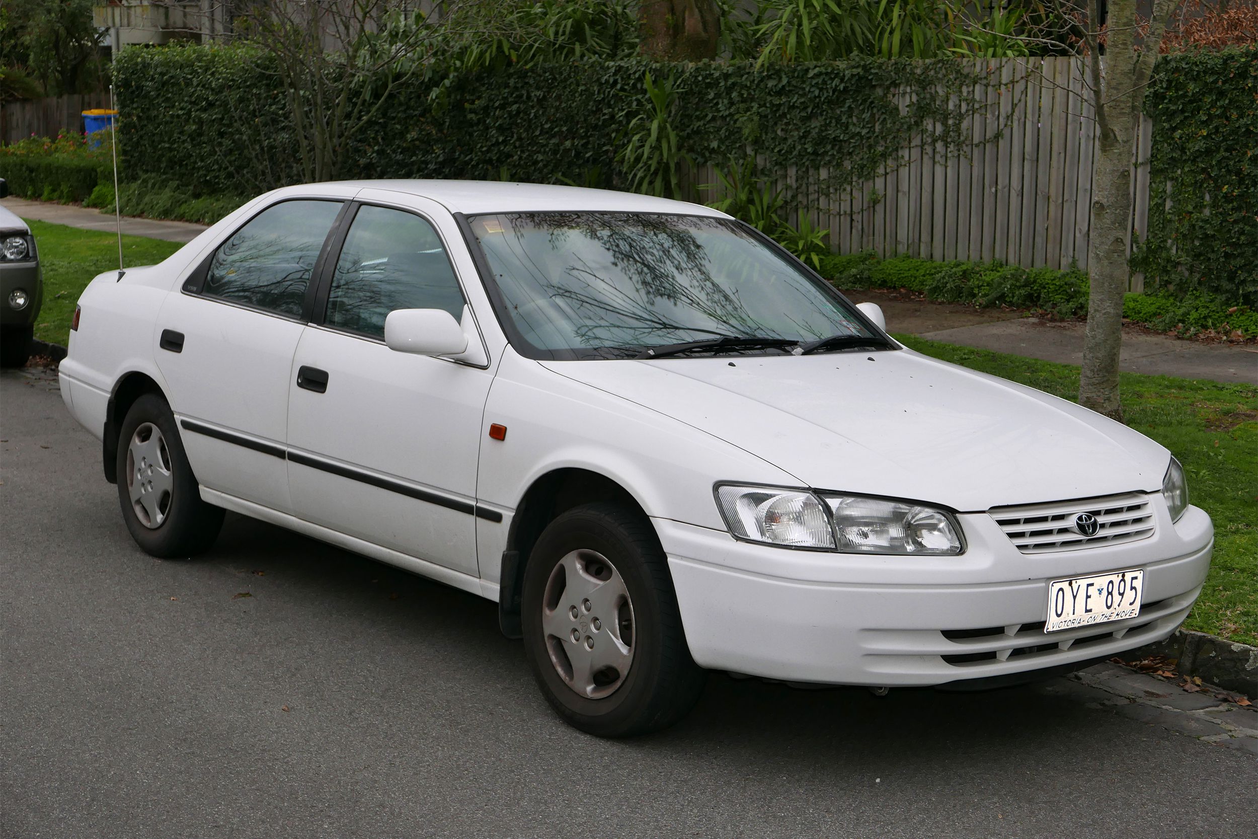 1998: TOYOTA CAMRY