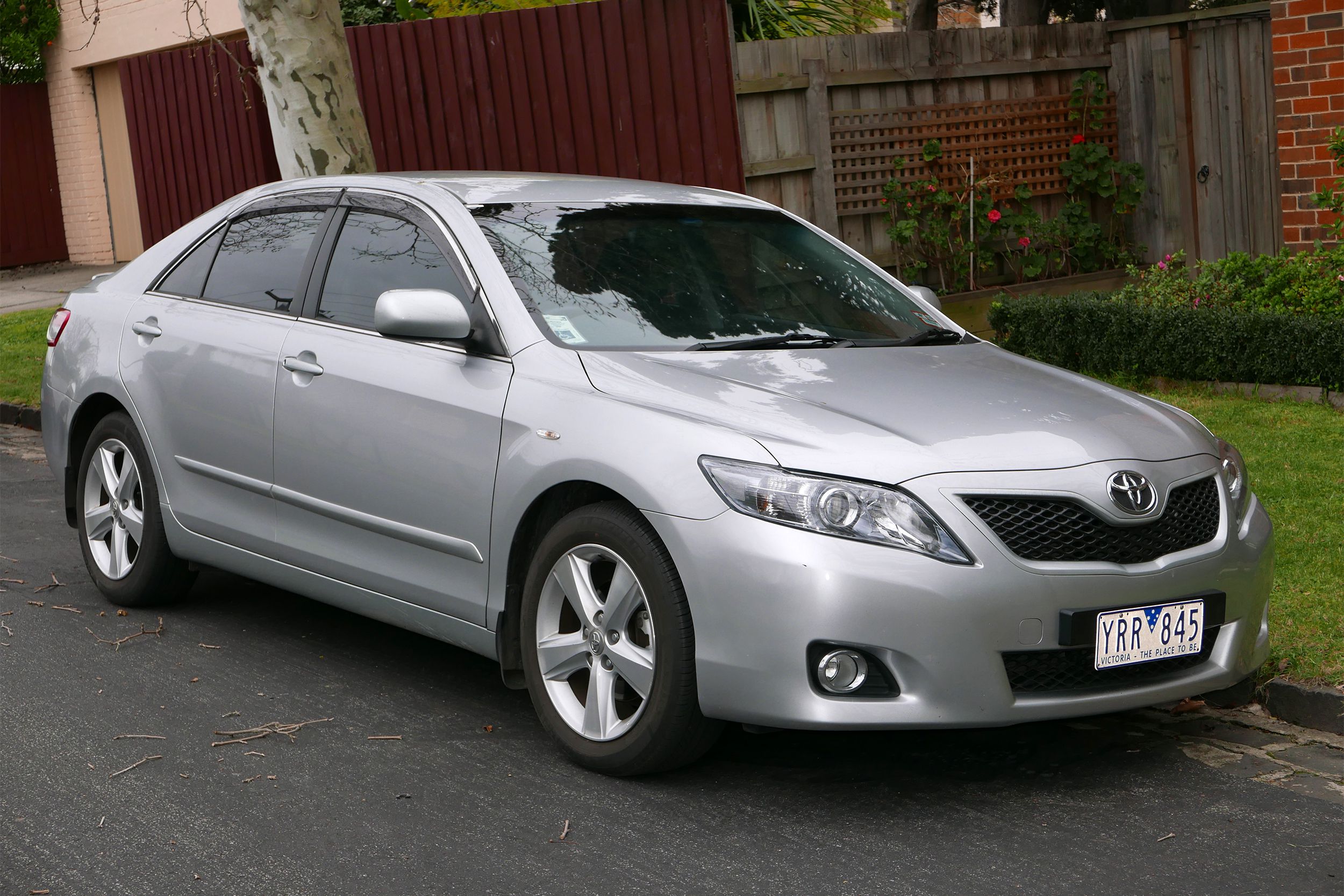 2011: TOYOTA CAMRY