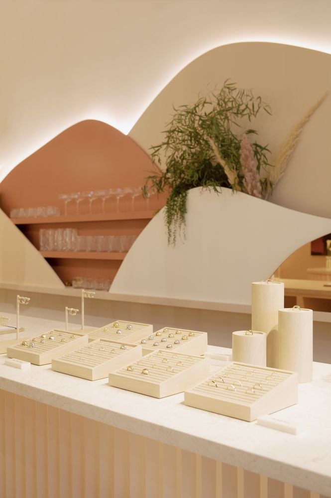 Mejuri, Los Angeles