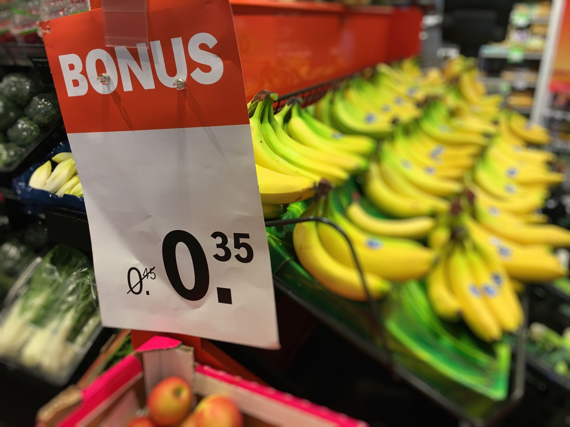 Supermarket shopping grocery sale bonus