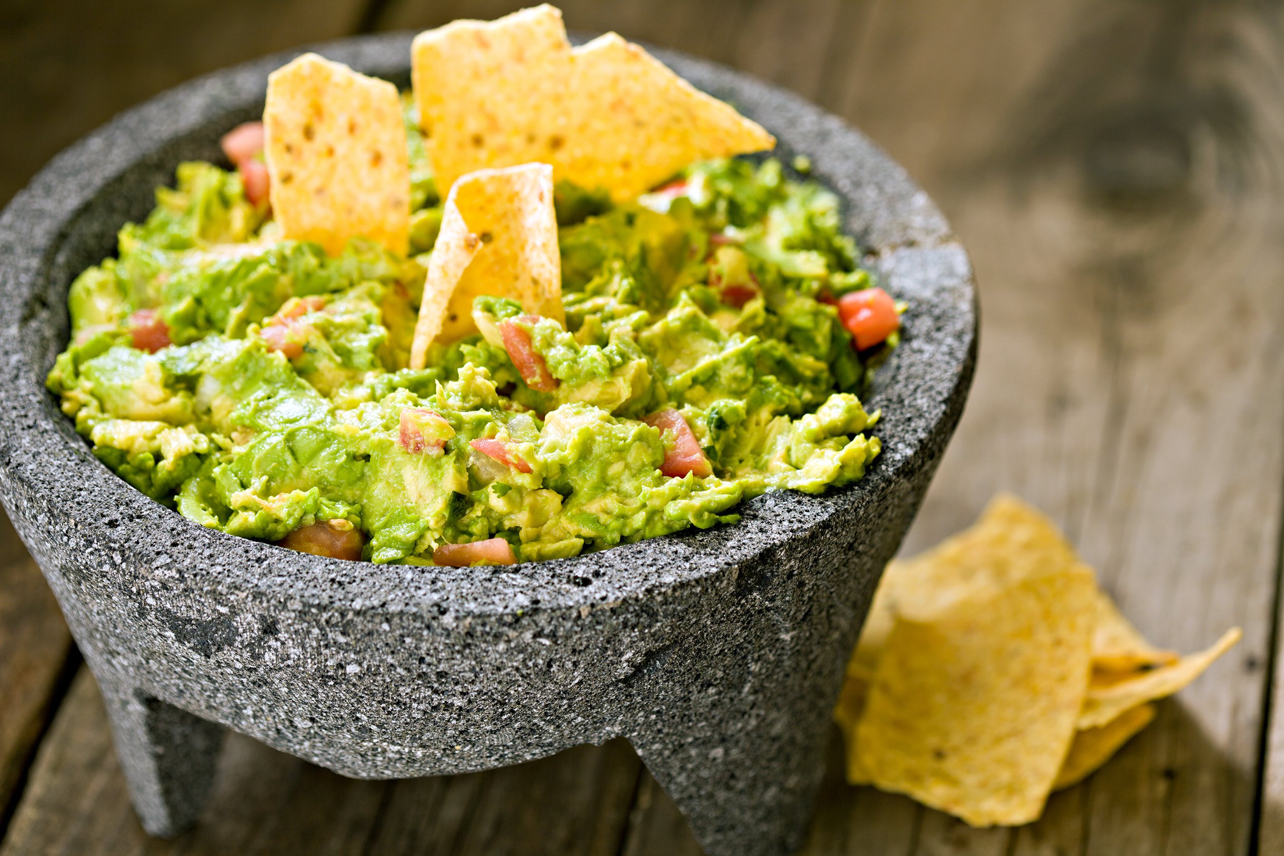 guacamole and chips