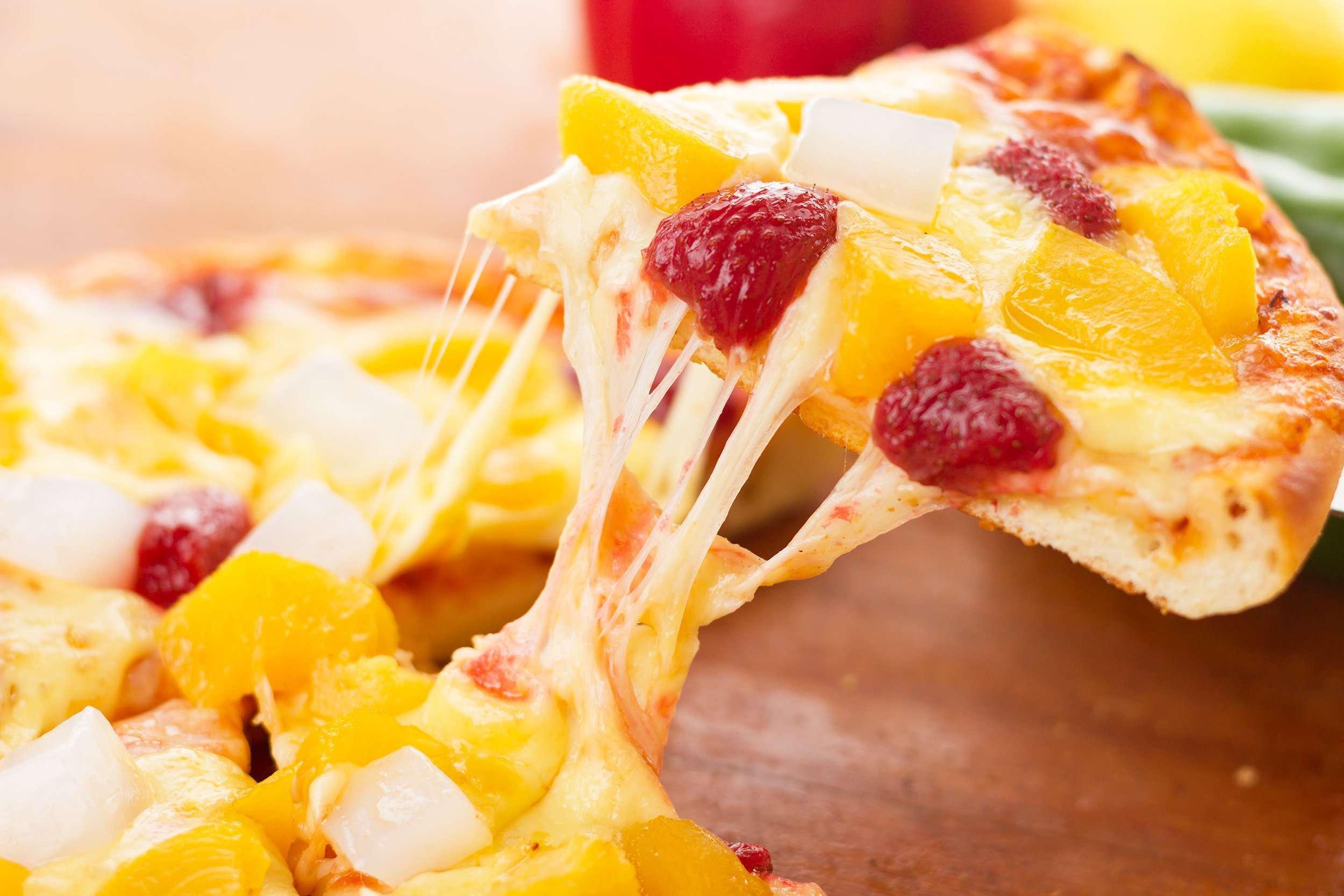 pizza with peaches