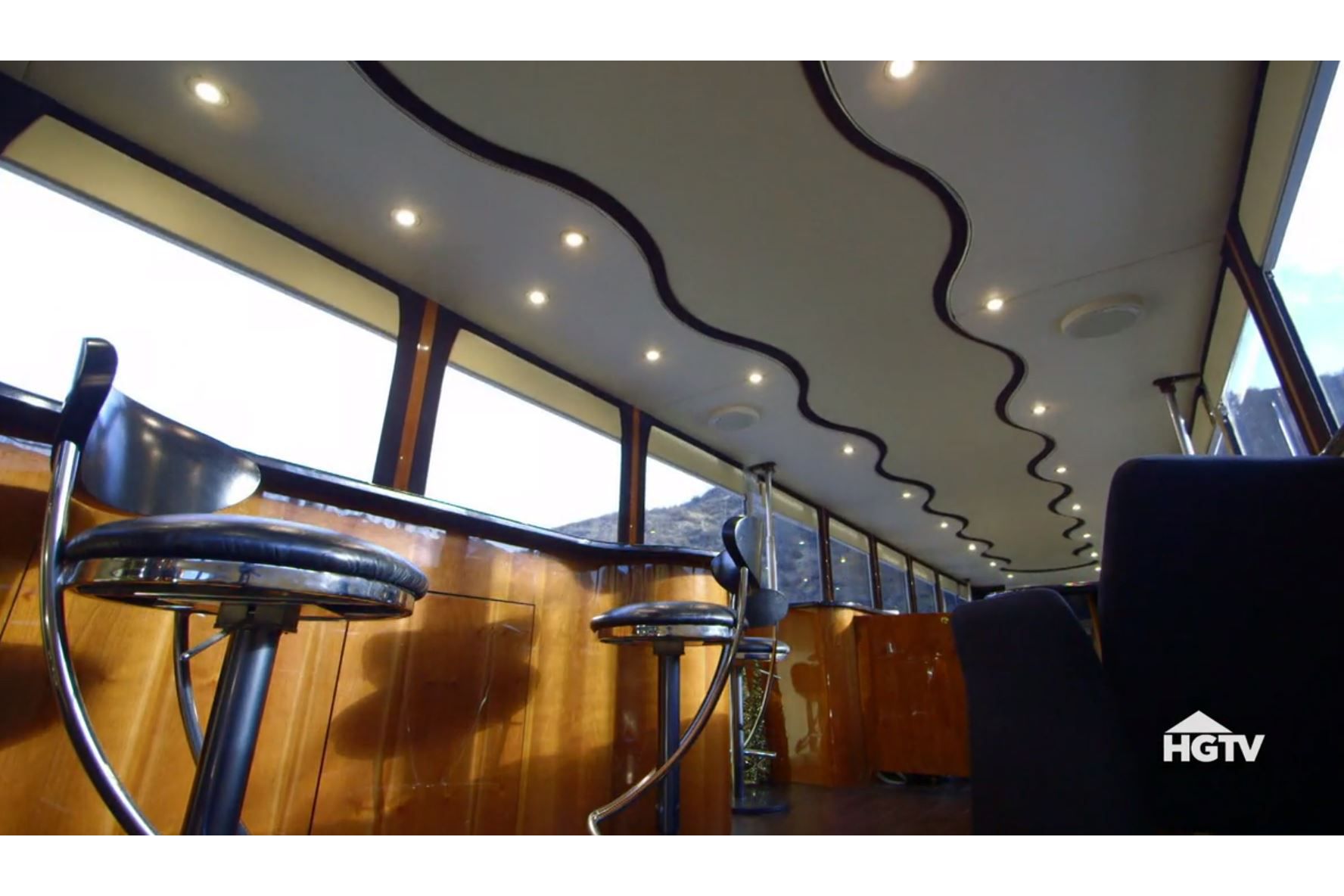 A Look Inside Mariah Carey’s Double-decker