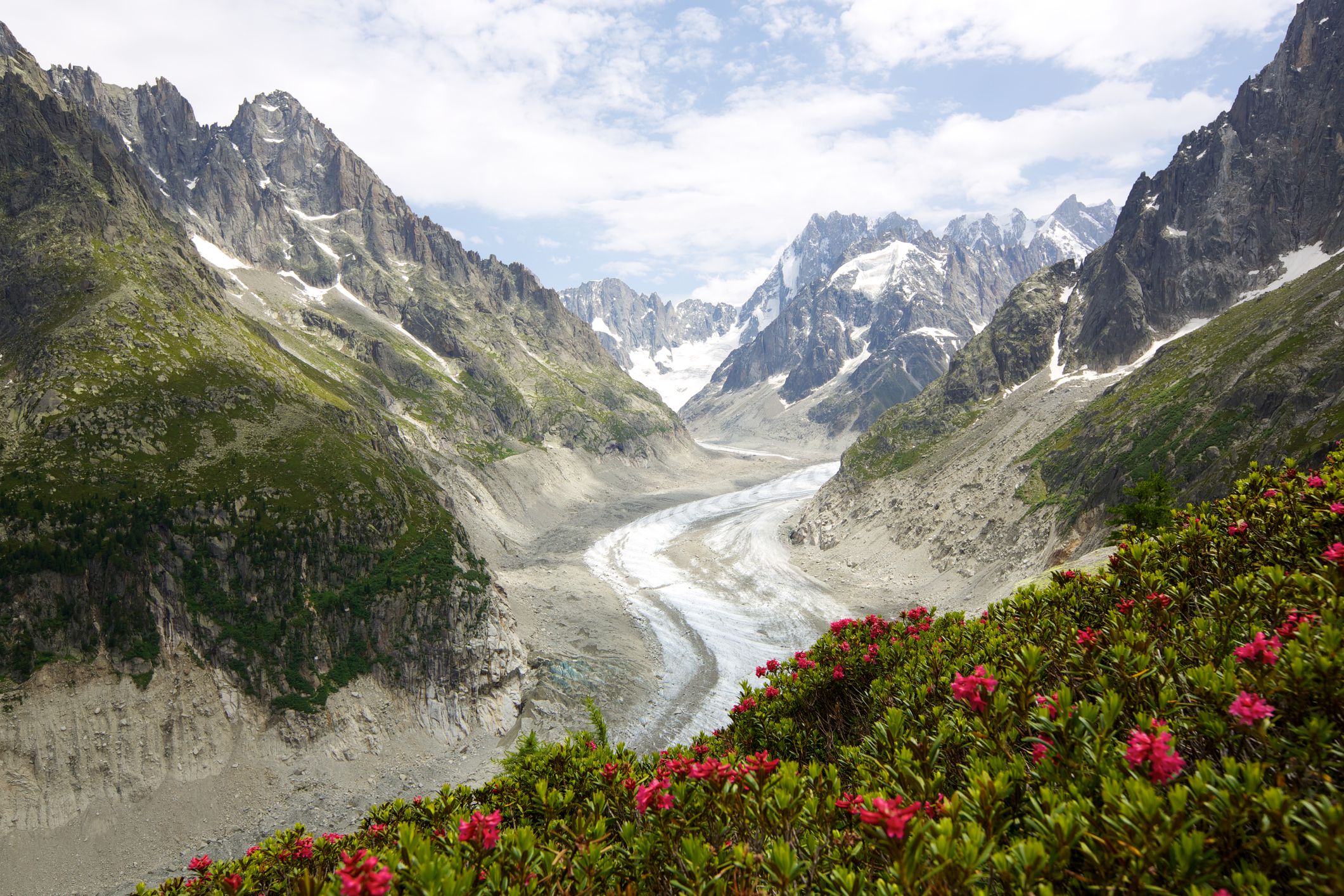 Mer de Glace Glacier in France. http://www.massimomerlini.it/is/nature.jpg