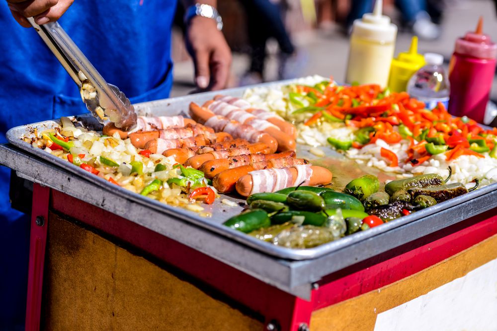 Hot Dog preparation on Los Angeles streets