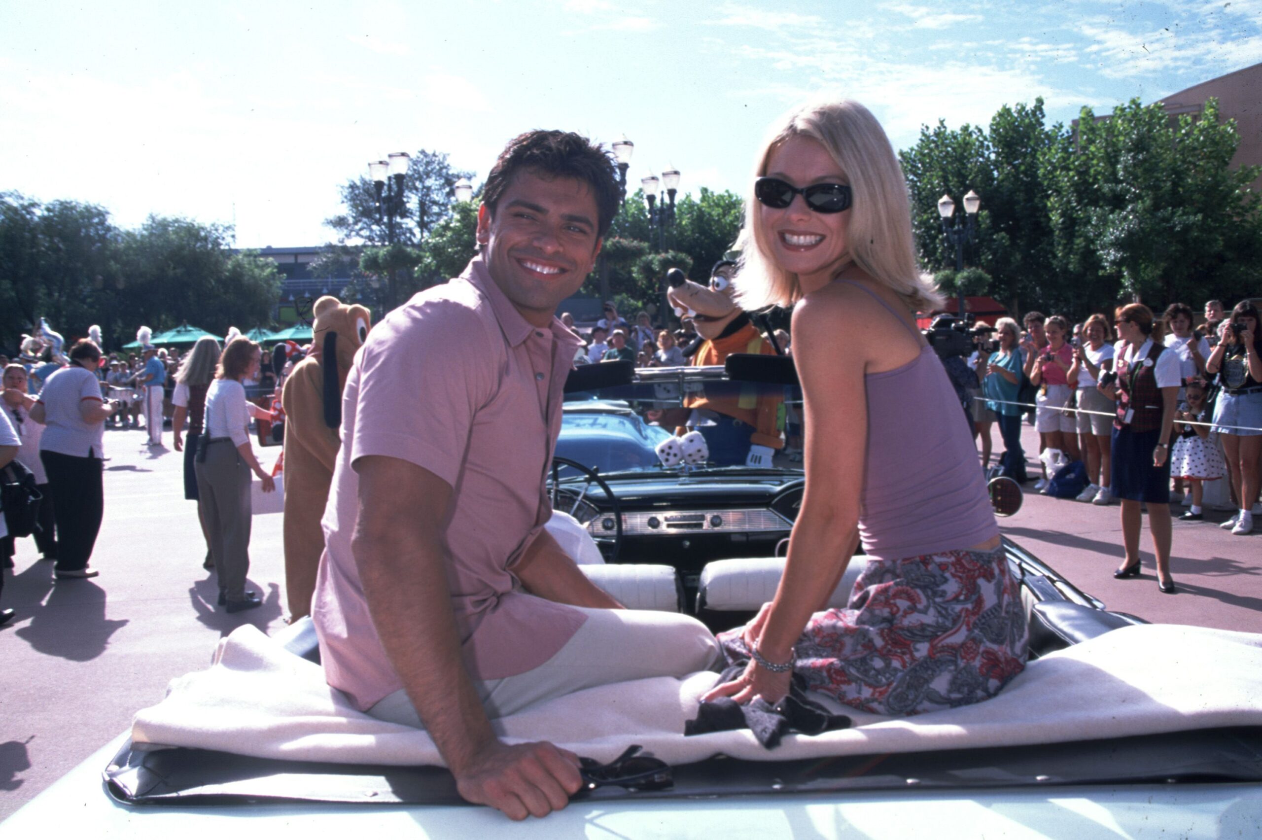 Kelly Ripa & Mark Consuelos