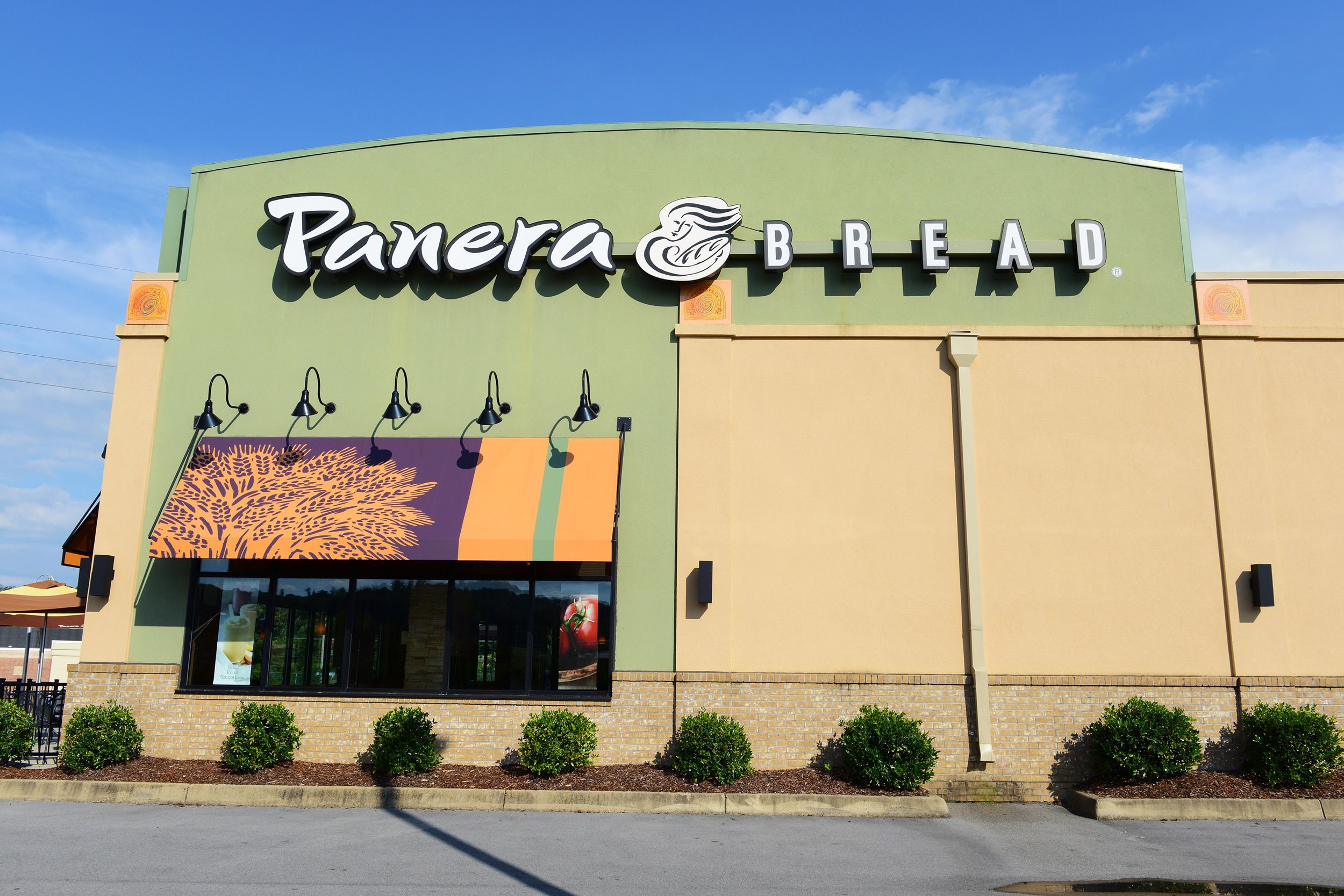 Panera Bread exterior, side view