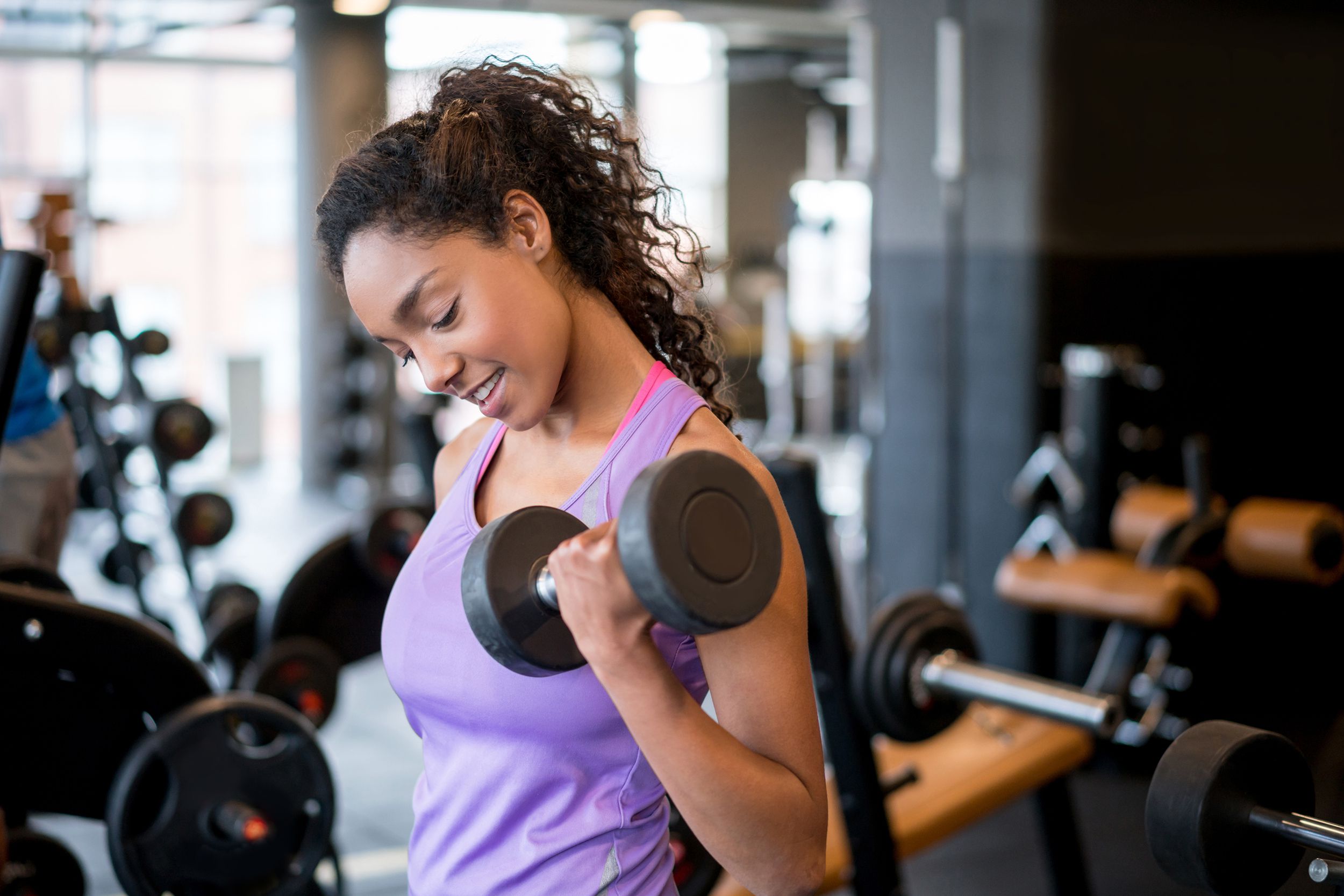 Woman doing a bicep curl