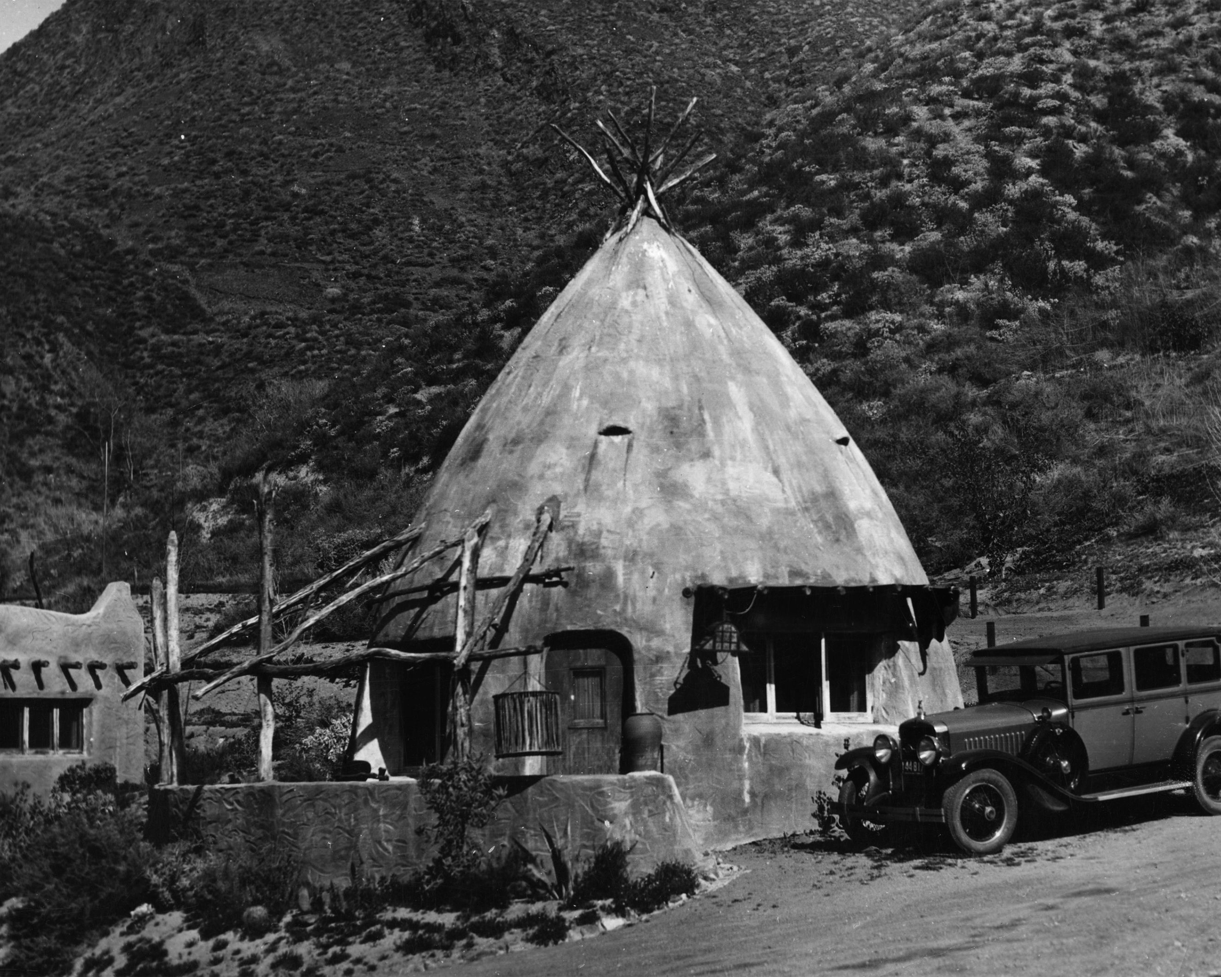 A tourist resort in Soboba Hot Springs, California where the rooms are based on traditional native American architectural styles.