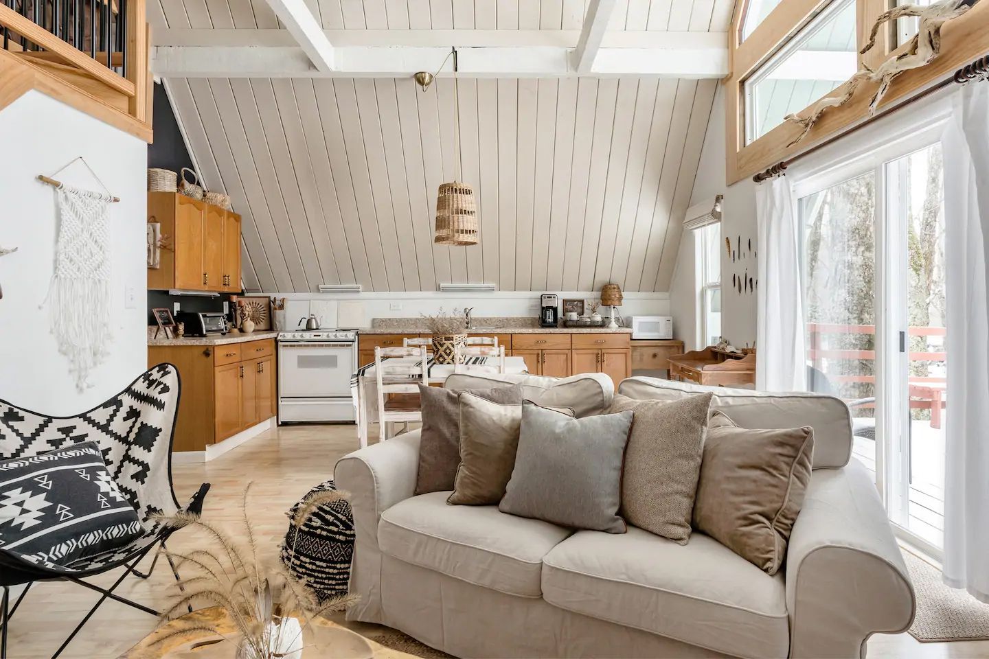 The Cozy Owl Cabin