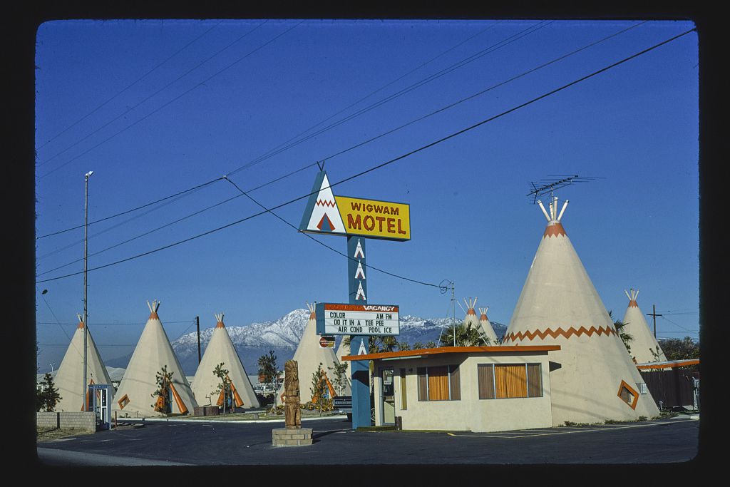 Wigwam Village Motel, 1977