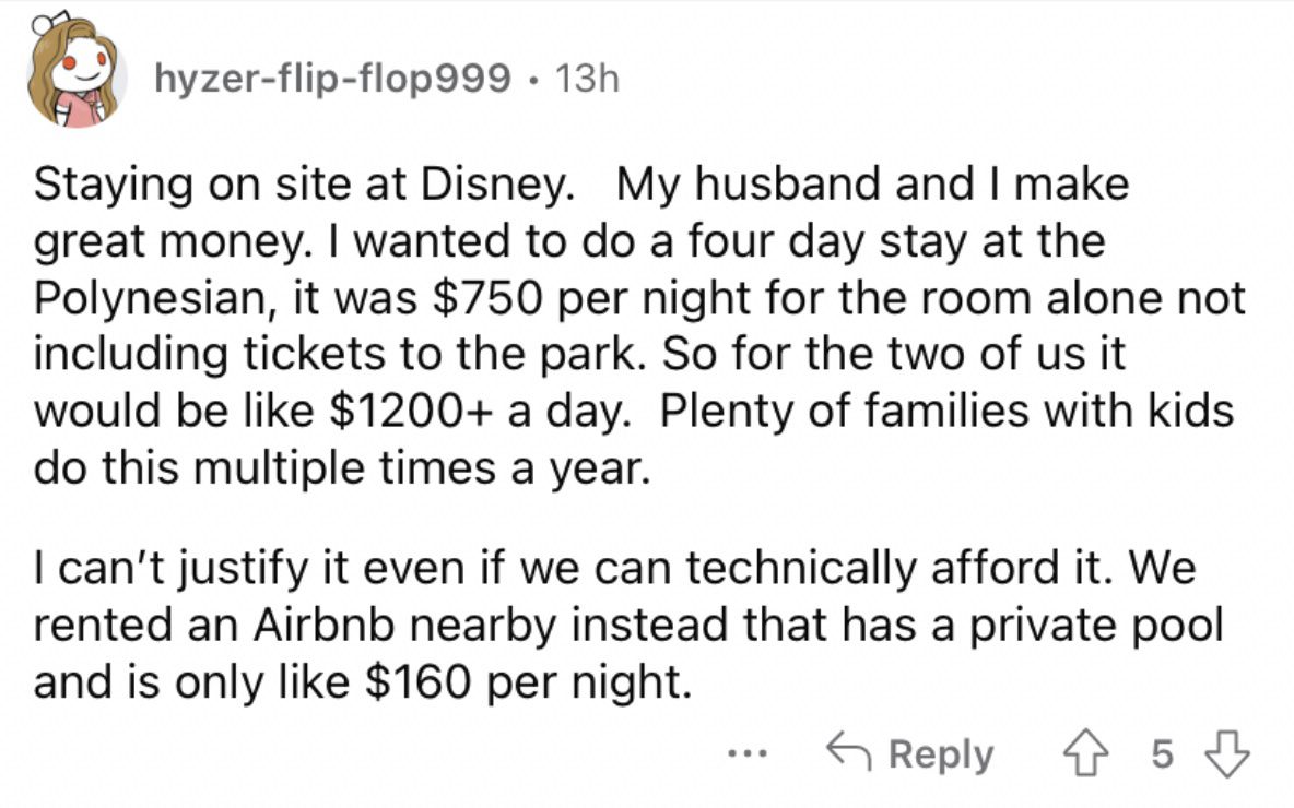 Reddit screenshot about how staying onsite at Disney can be very expensive.