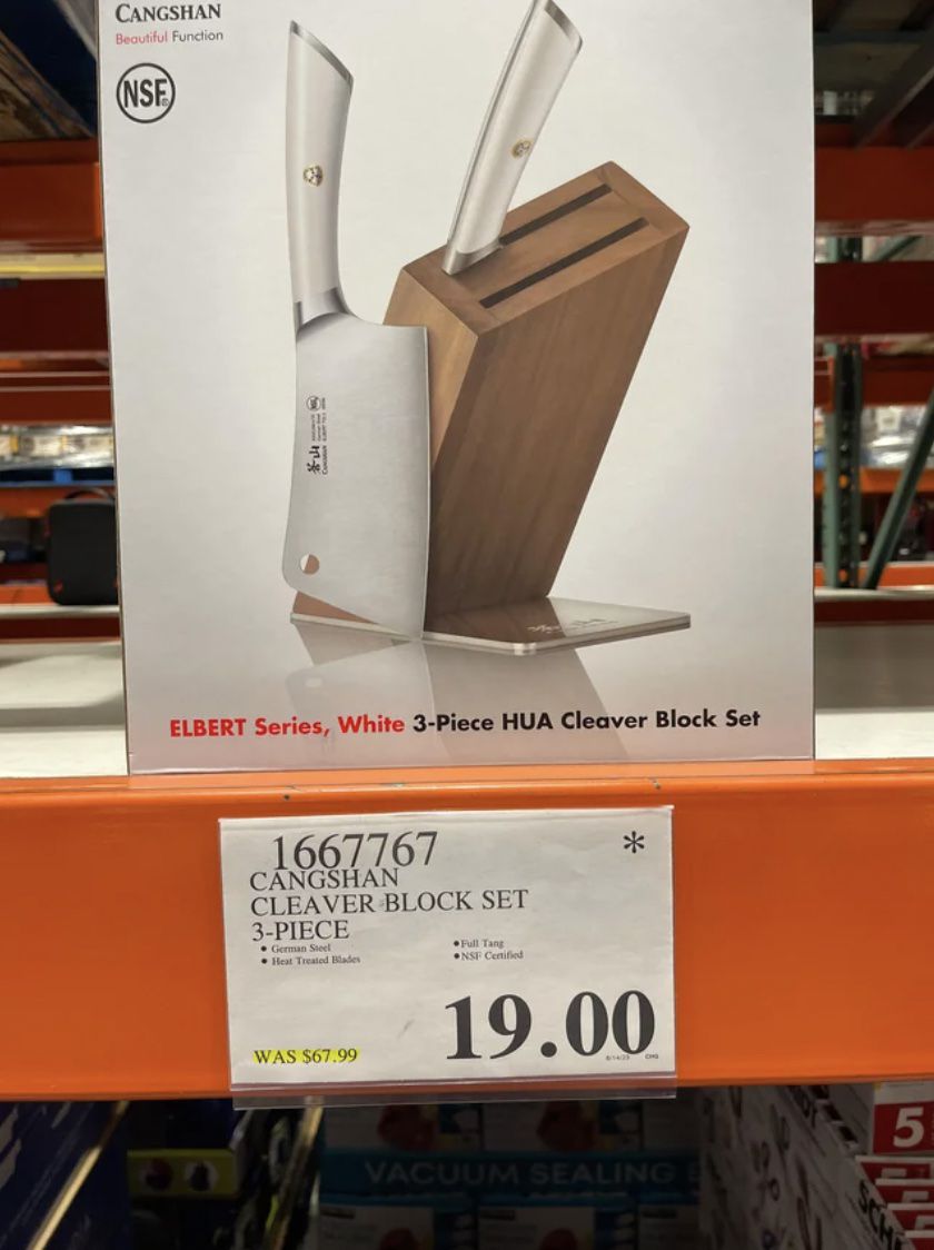 Reddit screenshot of Costco selling knives for a great deal.
