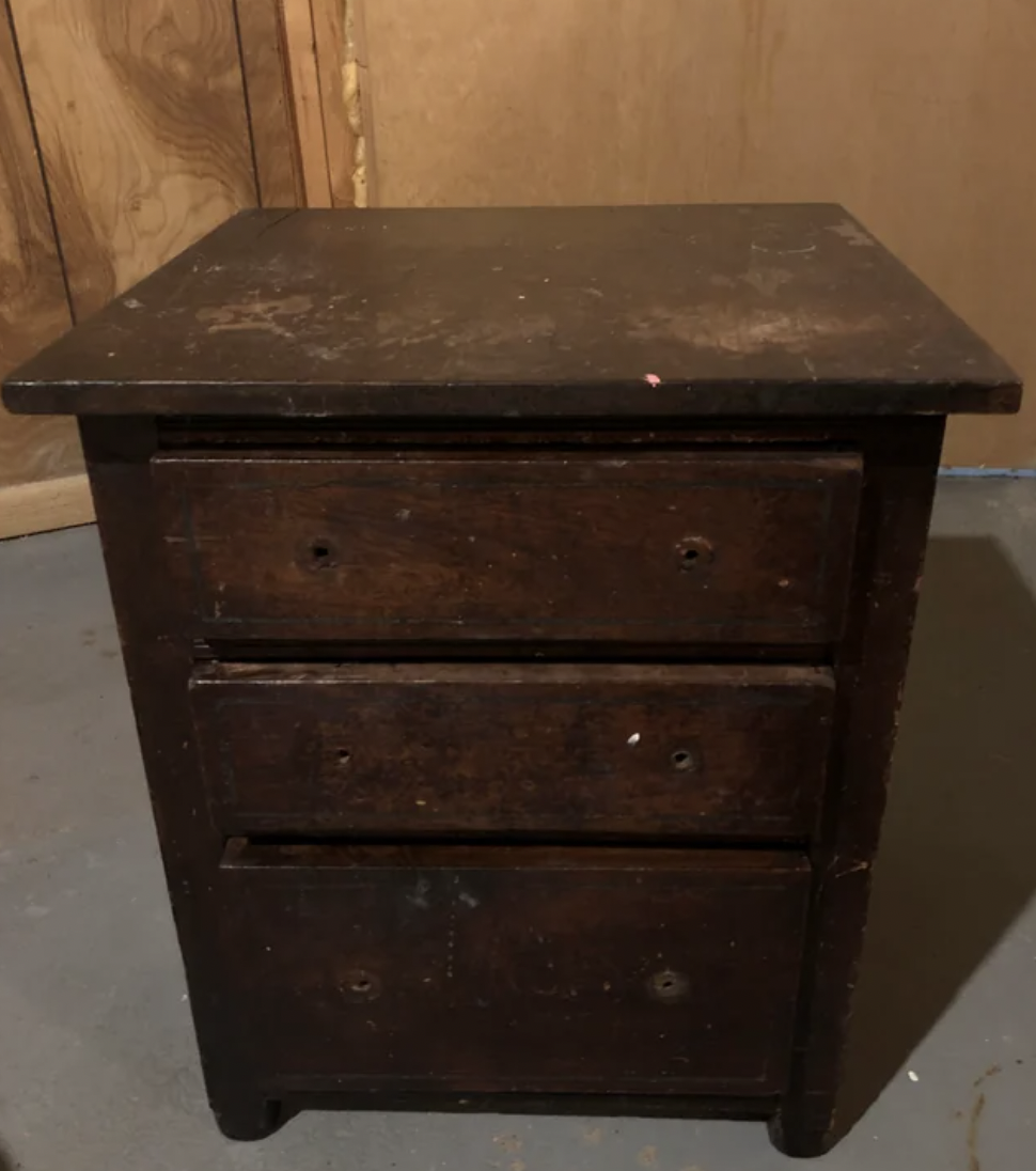 Reddit screenshot of before picture of old family nightstand.