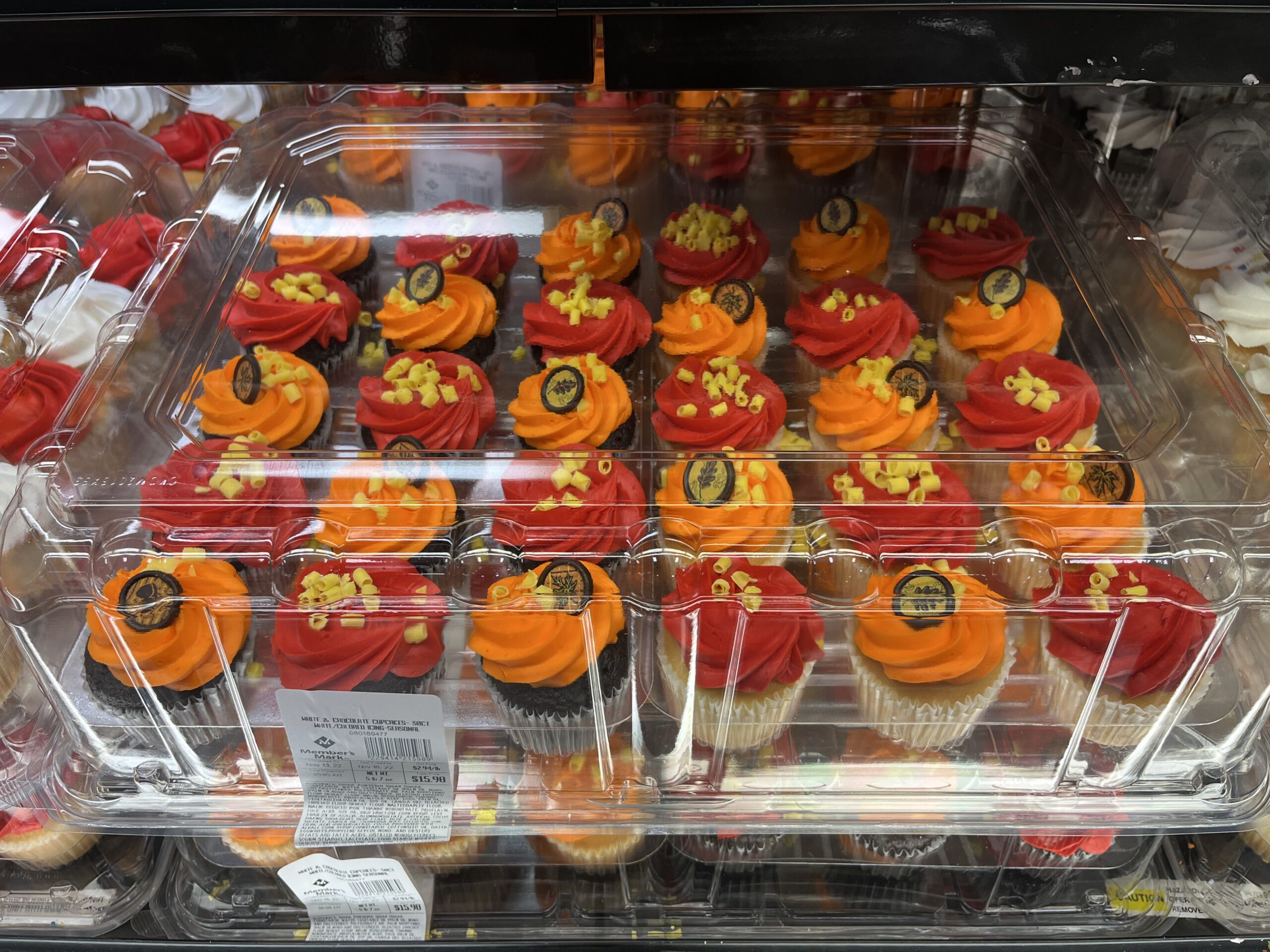 box of thanksgiving themed sams club cupcakes