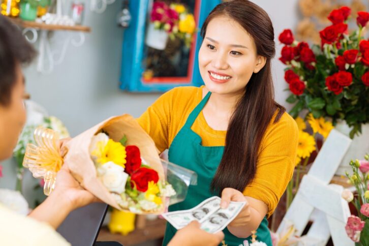 When to Pay With Cash: 16 Times It Beats Cards