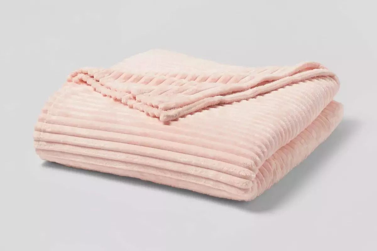 Room Essentials Ribbed Plush Bed Blanket Pink