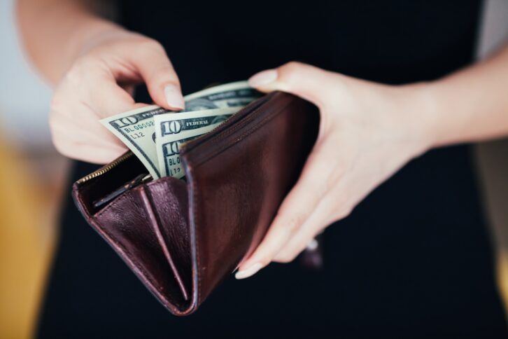 When to Pay With Cash: 16 Times It Beats Cards