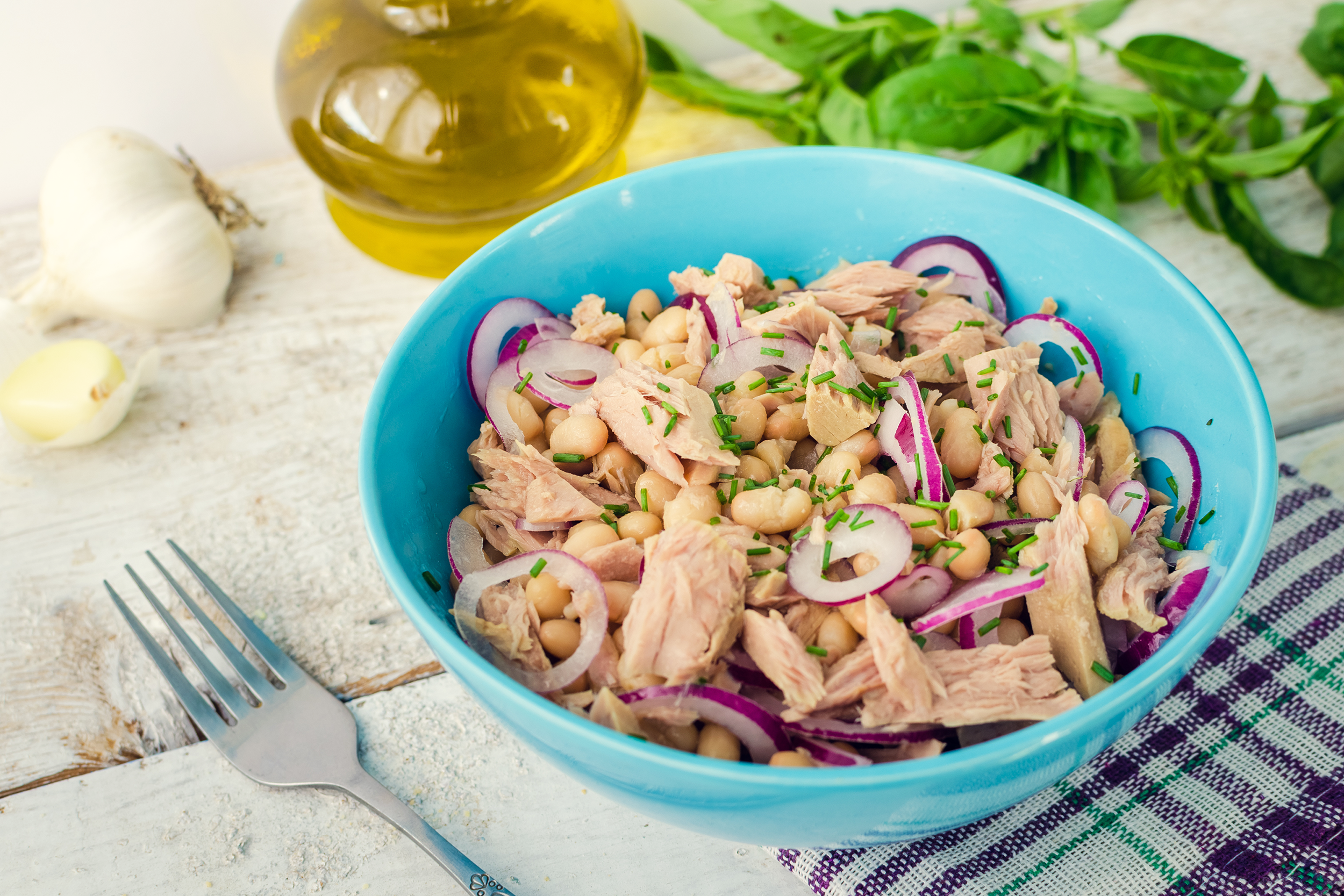 Tuna and white bean salad