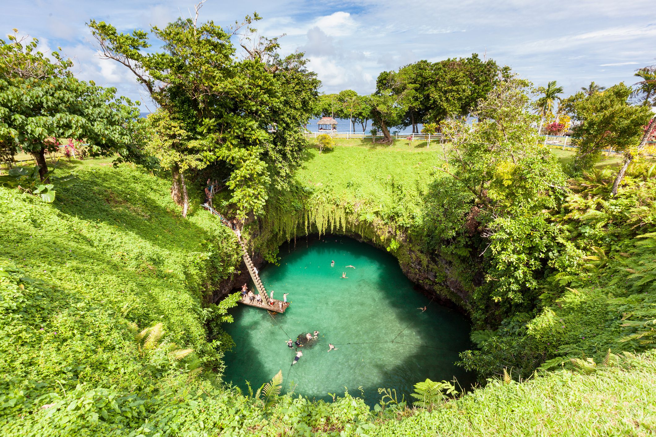 To-Sua Ocean Trench