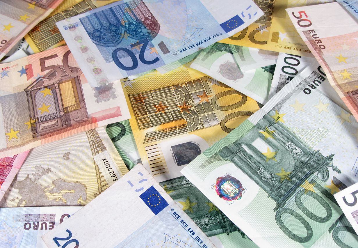 Euro bank notes