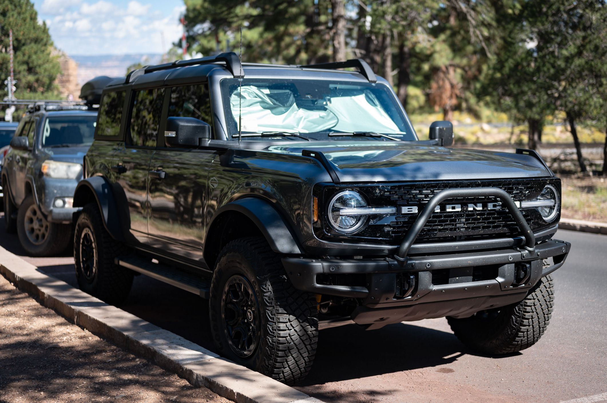 Gand Canyon, United States – October 01, 2022: A Dark gray Ford Bronco SUV parked on the street