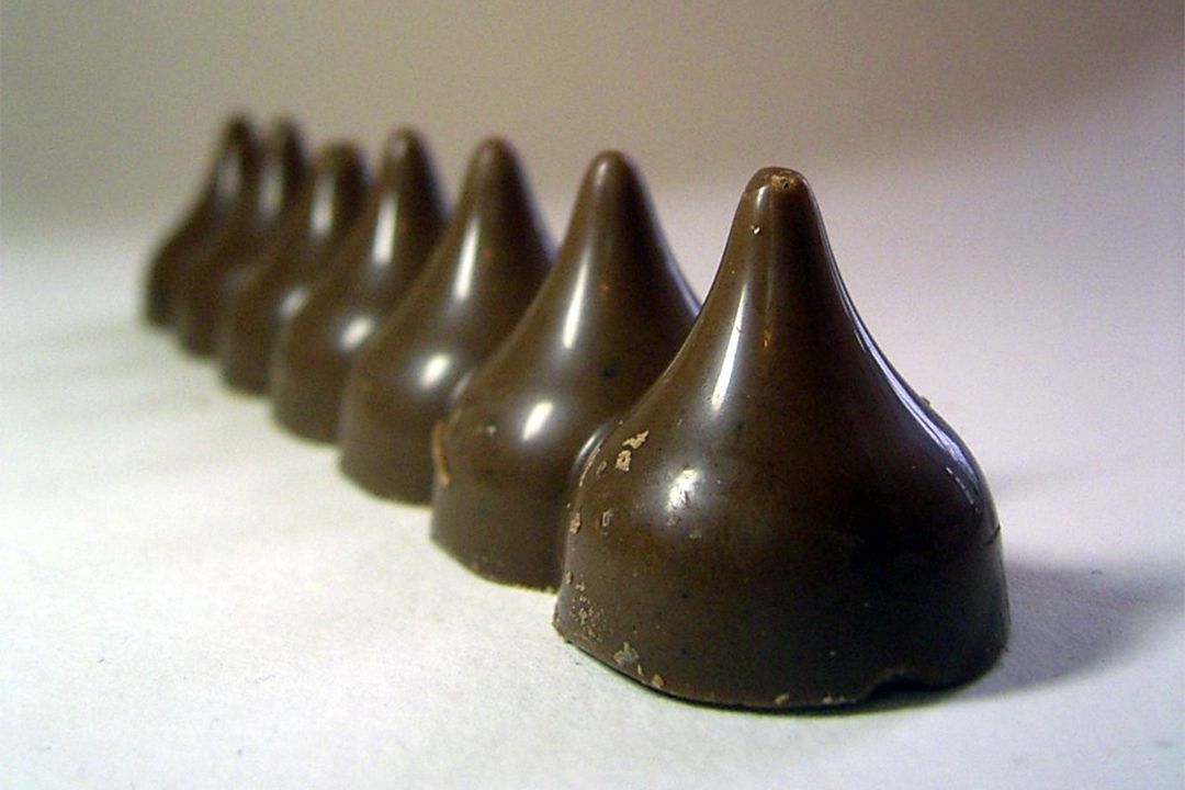 Row of Hershey kisses